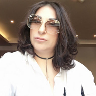Марина Тристановна развлекается в компании воронежского бизнесмена