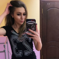 Алена Рапунцель нарастила волосы и стала копией сестры