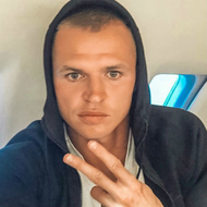 Дмитрий Тарасов бросил жену с новорожденной дочерью
