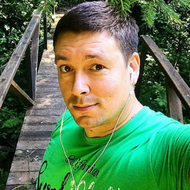 Андрей Чуев объяснился за прогулку с двумя женами