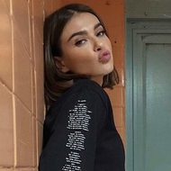 «У меня аутоиммунное»: Лена Темникова объяснилась за прыщи и «наркоманию»