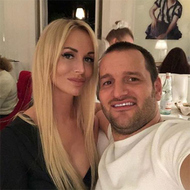 Лёша Самсонов спускает деньги на новую возлюбленную