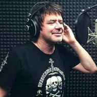 Вандалы разрыли могилу Евгения Осина и сожгли её