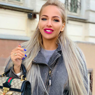 «Дойки пластом отвисли»: Триандафилиди затравили за голую грудь