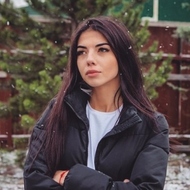 Ира Пингвинова принимает подарки от незнакомца