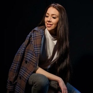 Рапунцель избавляется от тату с именем Макеева