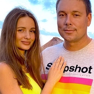 Беременная жена Чуева показала округлившийся животик