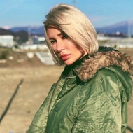 Элина Камирен полностью разделась на камеру 