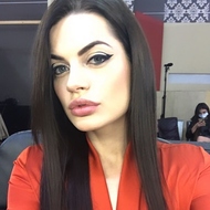 Селена Майер искупалась в грязной луже!
