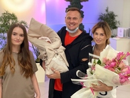 Ангелину Монах с дочкой выписали из роддома!
