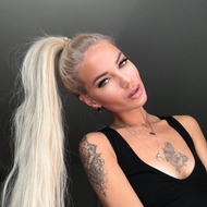 Юля Щеглова показала проблемную кожу без фотошопа 