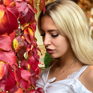 Игрунова о разводе: «Смотрю, как муж развлекается с другими девушками»