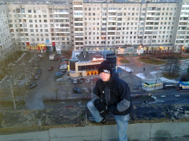 В школьные годы Дехтяренко часто принимал участие в драках