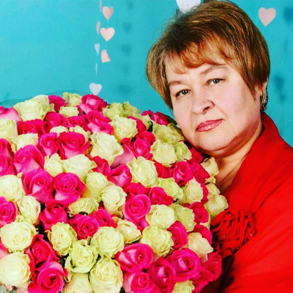 Людмила Григорьевна в шоке от происходящего.