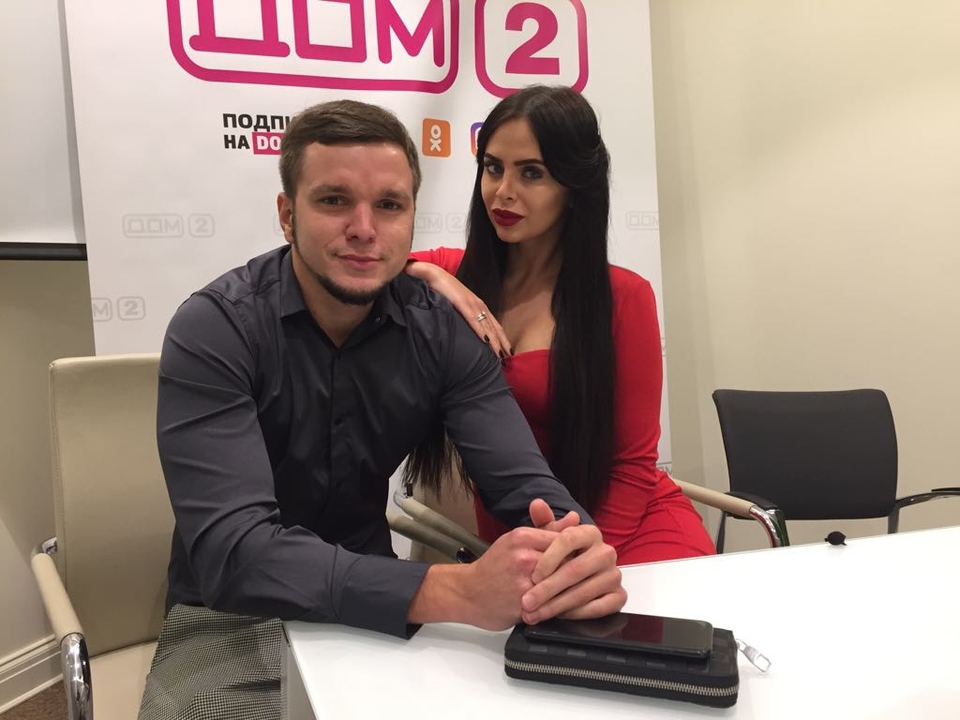 Супруги стали гостями тралиционного прямого эфира @dom2magazine Фото: Архив журнала «ДОМ−2»