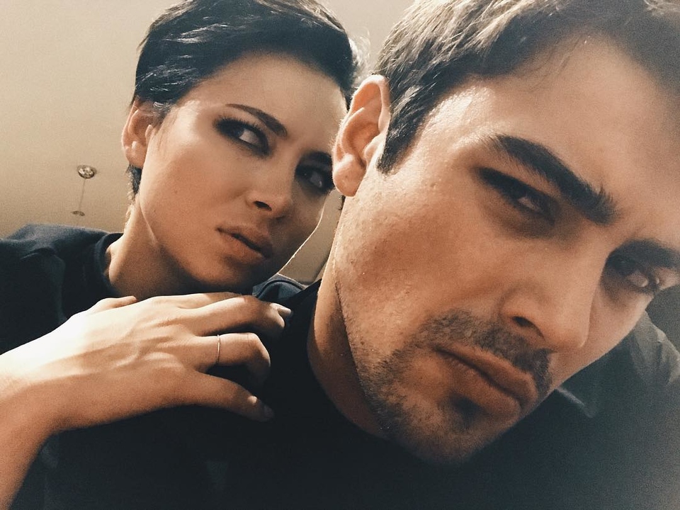 Dom2Life вспоминает, как развивались отношения актрисы и ее избранника.