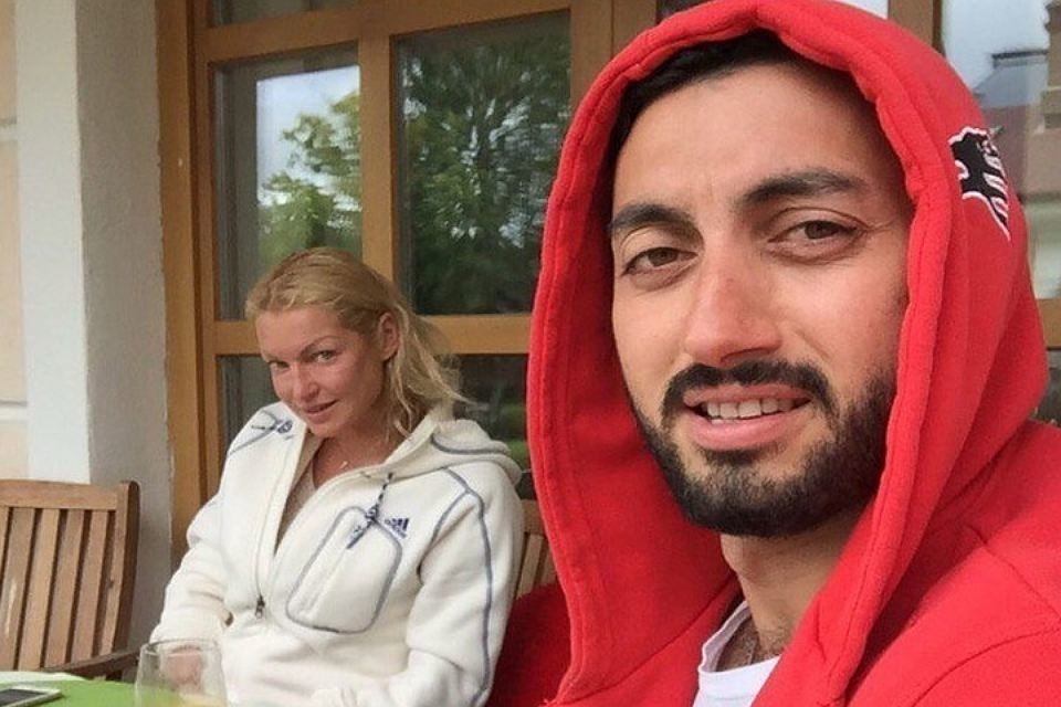 Чермен Дзотов выложил в Сеть интимные фото с Анастасией Волочковой Фото: «Инстаграм»