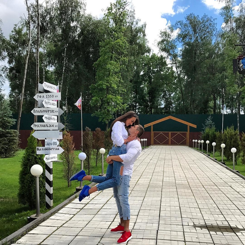 Захар и Лера уверены, что за периметром у них все сложится лучшим образом Фото: «Инстаграм»