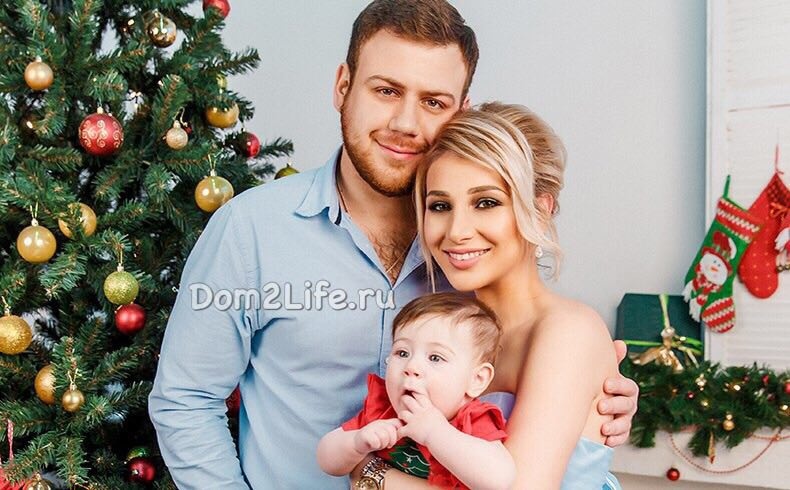 Валерий и Тата Блюменкранц с дочкой Беатрисой Фото: @fail_moscow Визажист: @in_da_lovee Студия: @tfl_studio Платье для Беатрисы: @vanillaforkids2017