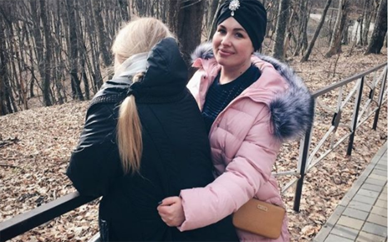 Елену Степунину в поездке сопровождает подруга Фото: «Инстаграм»