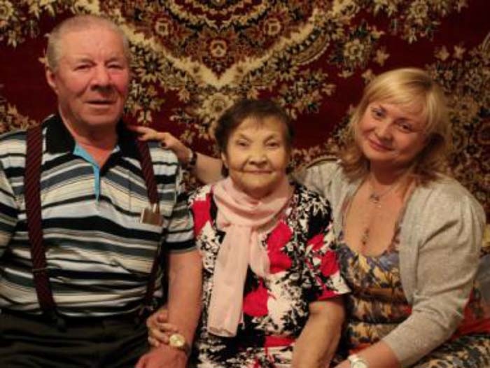 Светлана Пермякова с родителями Фото: Соцсети