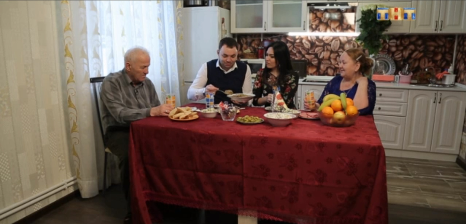 Родители Саши Гобозова мечтают жить вместе с Катей Зиновьевой Фото: Кадр программы