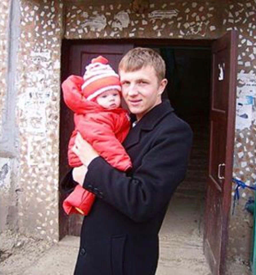 Участник реалити-шоу не уверен, что малышка была рождена от него Фото: «Инстаграм»