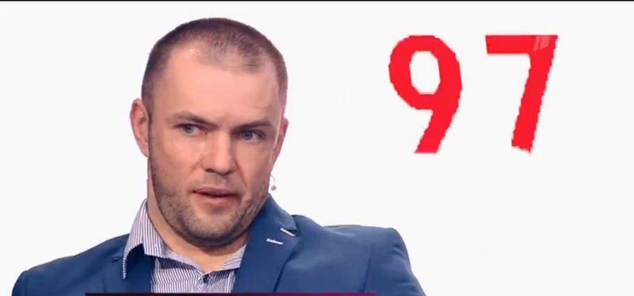 Владимир Черных намерен открыть глаза Прохору на его невесту Фото: Кадр программы