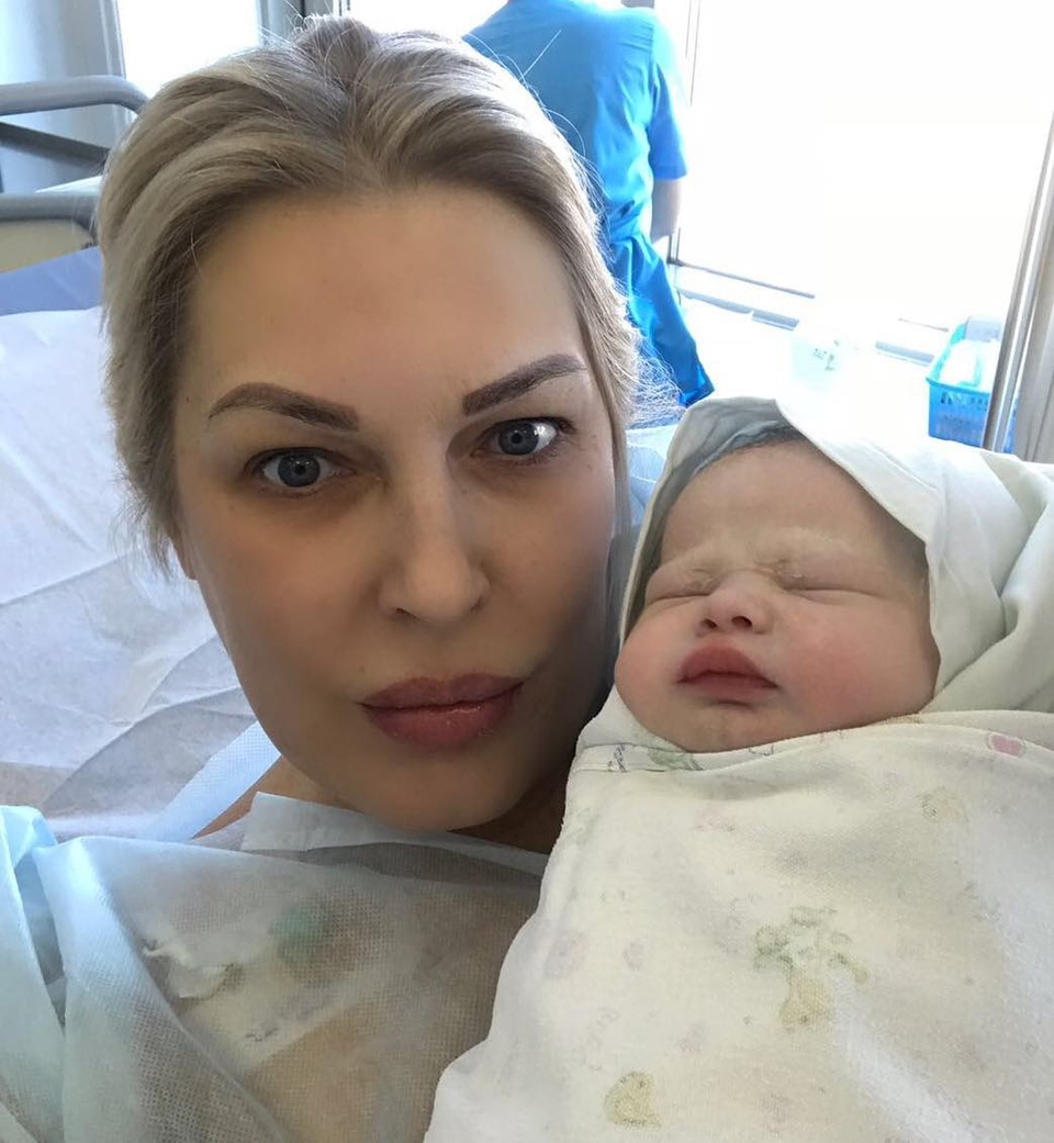 Елена показала фото новорожденной дочери ​Фото: «Инстаграм» 