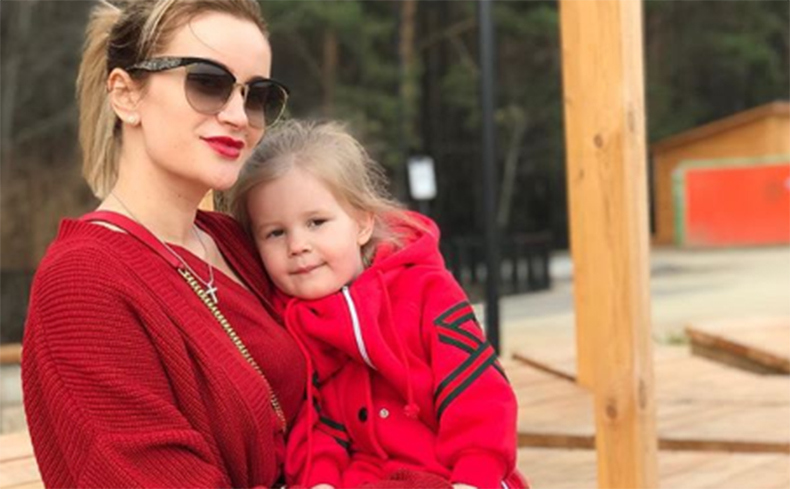 Елена Бушина с дочкой Лаурой Фото: «Инстаграм»