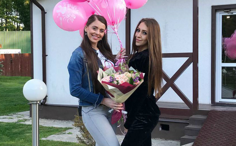 Оля и Алена Рапунцель Фото: «Инстаграм»