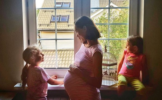 Маша Круглыхина с нежностью любит и свою дочку и наследницу мужа Фото: «Инстаграм»