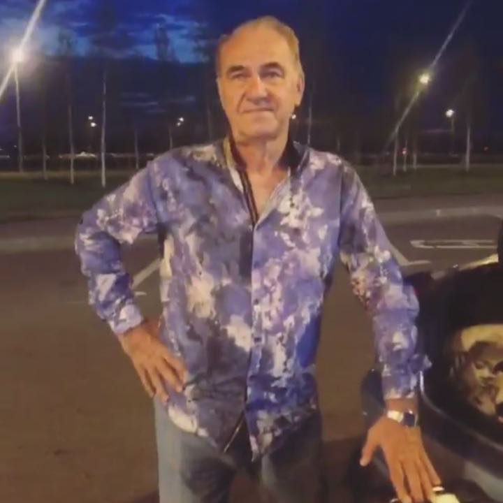 Отец Маши Кохно приехал в аэропорт, чтобы встретиться с дочкой и бывшей женой Фото: Личный архив