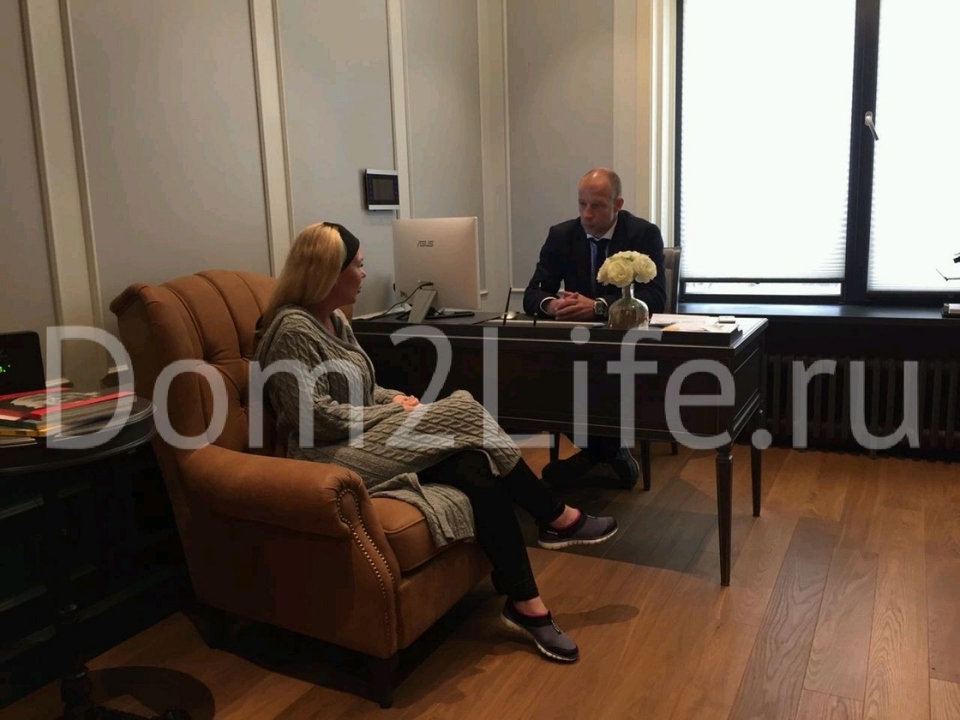 Василиса получила необходимые советы от адвоката Фото: Архив Dom2Life.ru. 