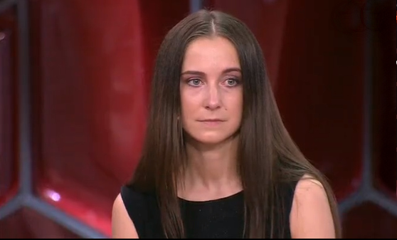 Анна Попова считает, что артистка — ее биологическая мать Фото: Кадр программы