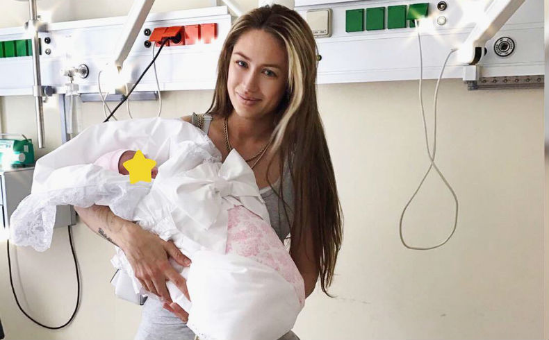 Алена Ашмарина с дочерью Алисой Фото: «Инстаграм»