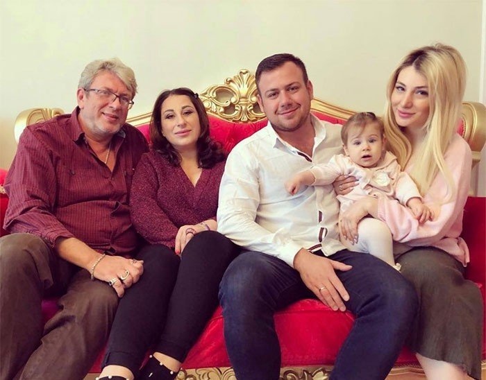 Сегодня звёзды реалити официально развелись.