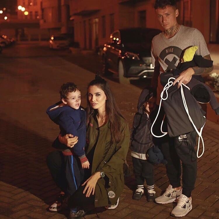 Футболист очень скучает по семье Фото: «Инстаграм»