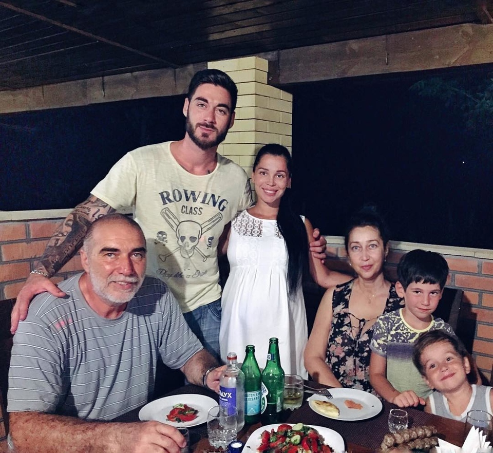 Теперь Тигран и Юля — многодетные родители Фото: «Инстаграм»