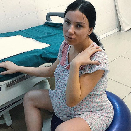 Алеся Клочко во время схваток успела даже сфотографироваться Фото: «Инстаграм»