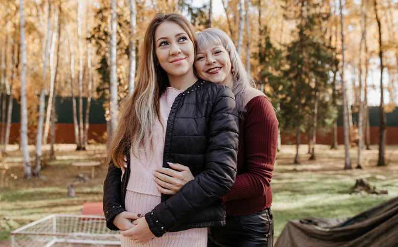 Алёна Рапунцель с мамой Татьяной Владимировной Фото: Маргарита Каррентс, Dom2Life.ru