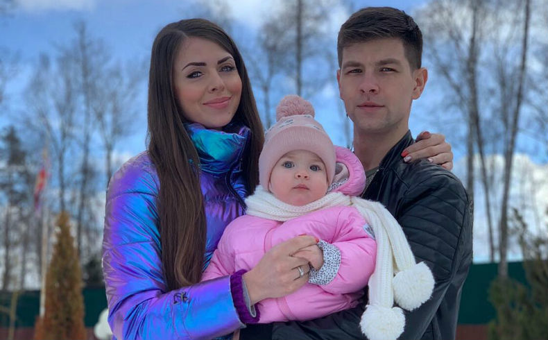 Оля Рапунцель, Дима Дмитренко и их дочь Василиса Фото: «Инстаграм»