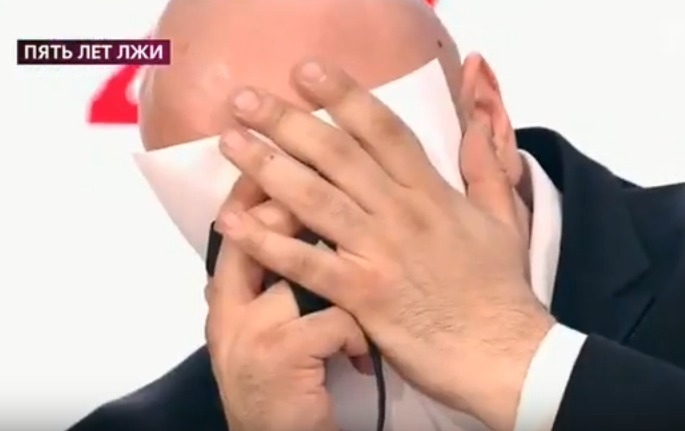 Глеб разрыдался, узнав, что Миша — его сын Фото: Кадр программы