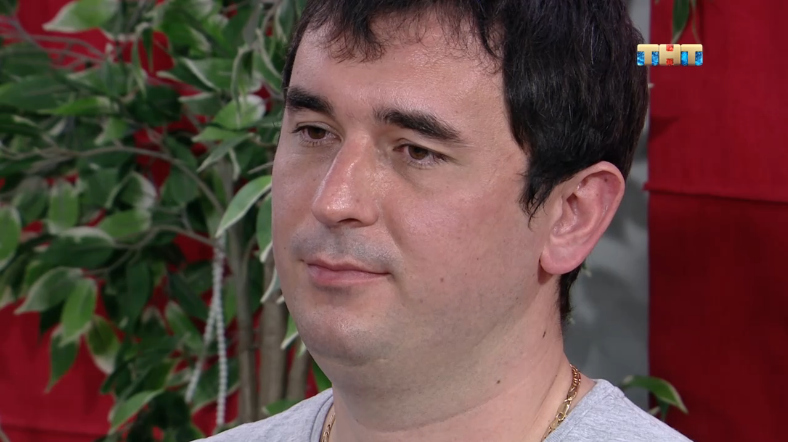 Шабарин сознался, что однажды ударил Розу и разбил ей губу ​Фото: Кадр программы 