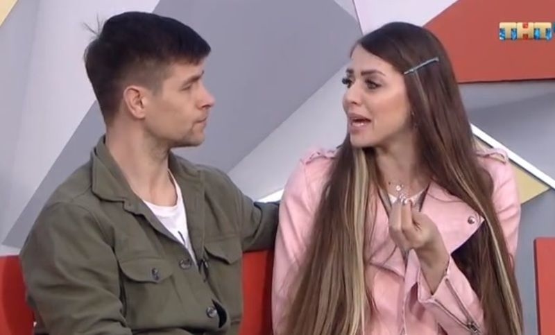 Оля Рапунцель не поверила в то, что Дима Дмитренко мог ей изменить Фото: Кадр программы 