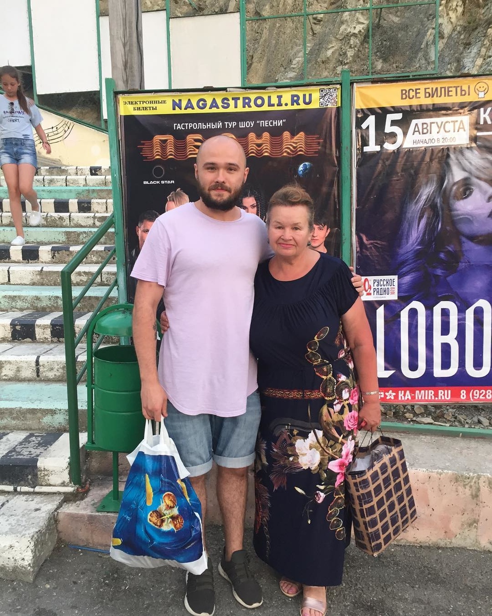 Родион переживает из-за того, что мама в одиночестве Фото: «Инстаграм»
