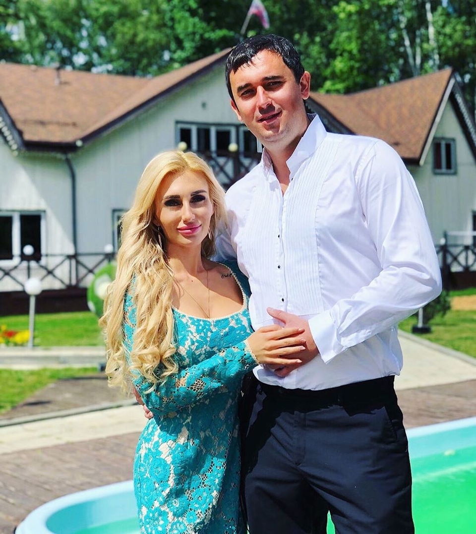 Андрей избил Розу во время пьянки ​Фото: Архив Dom2Life.ru 