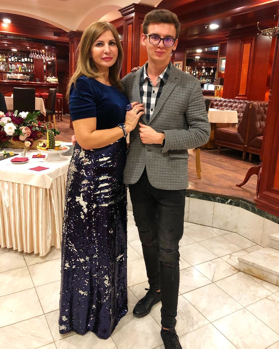 Ирина Агибалова с сыном Олегом, которого она родила во втором браке Фото: «Инстаграм»