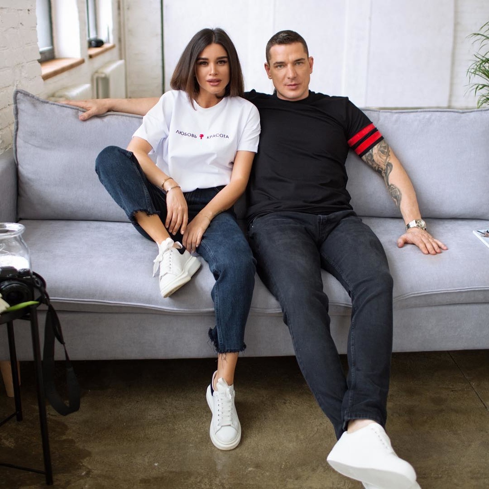 Dom2Life.ru расскажет, как начались отношения пары. 