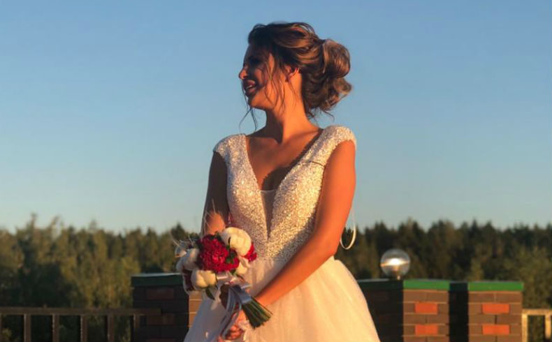 Майя Донцова в шикарном платье от <a href="http://www.instagram.com/semida_sposa_shop/?hl=ru" data-cke-saved-href="http://www.instagram.com/semida_sposa_shop/?hl=ru" target="_blank">@semida_sposa_shop</a> Фото: Dom2Life.ru